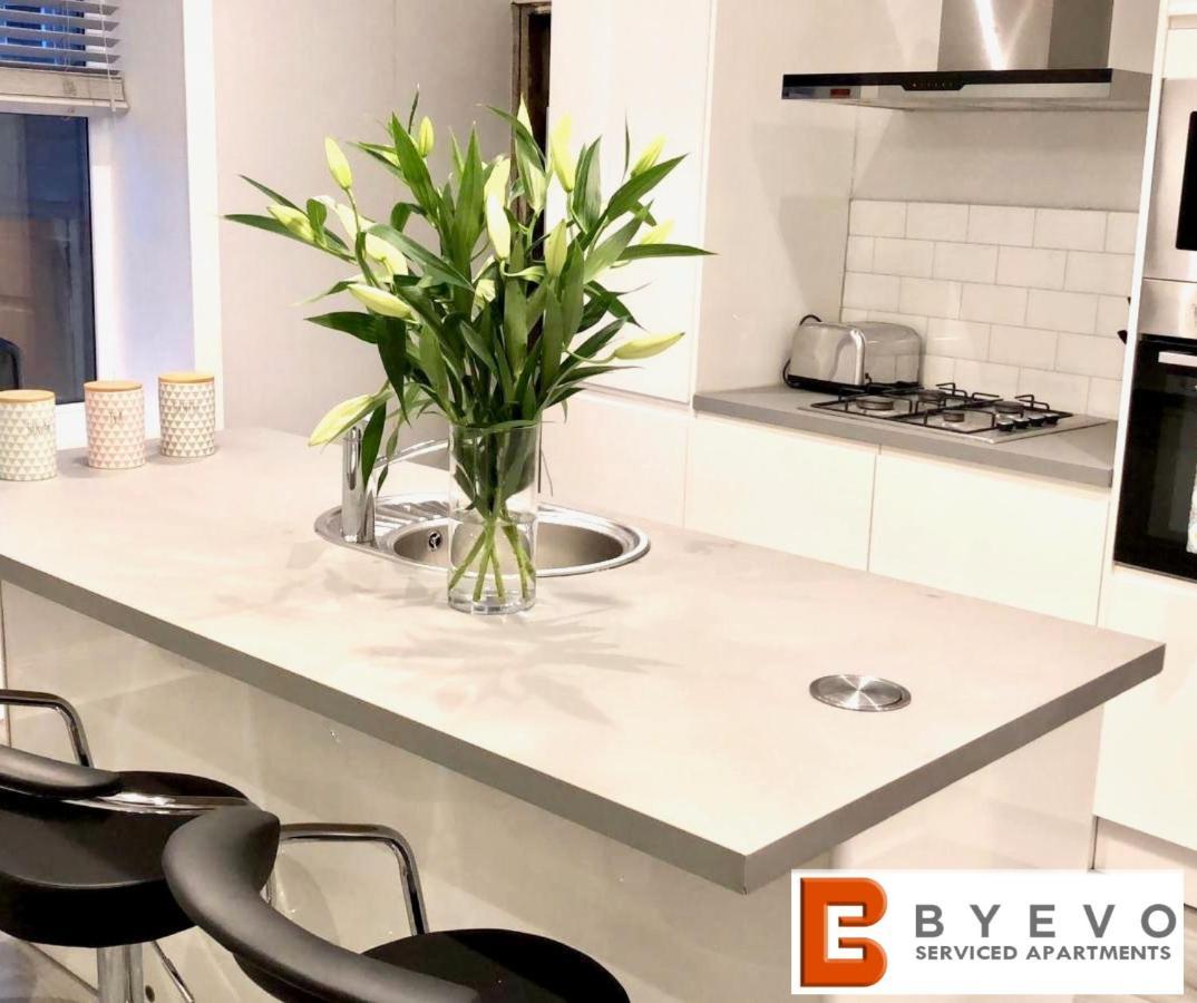 Byevo Almar Villa - Close To City And Airport - Perfect For Contractors Or Large Groups グラスゴー エクステリア 写真