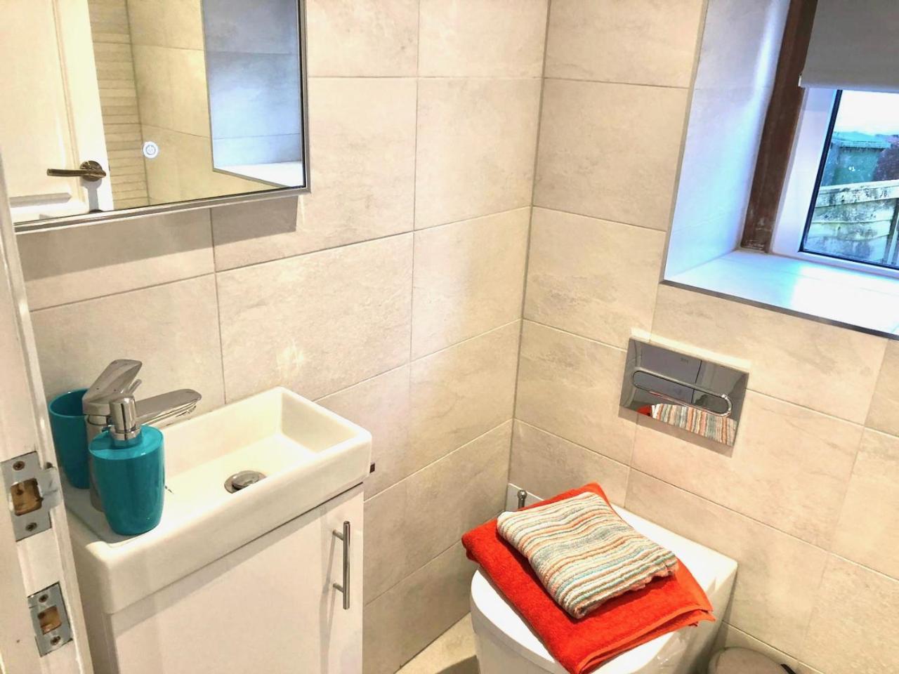 Byevo Almar Villa - Close To City And Airport - Perfect For Contractors Or Large Groups グラスゴー エクステリア 写真